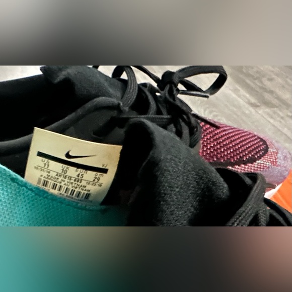 Nike Men’s Odyssey React 2 Flyknit Size 11 - Picture 3 of 3